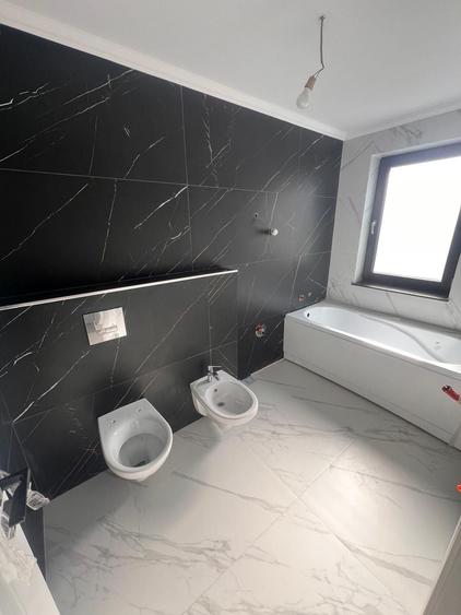Casă cu 4 camere în Bucium