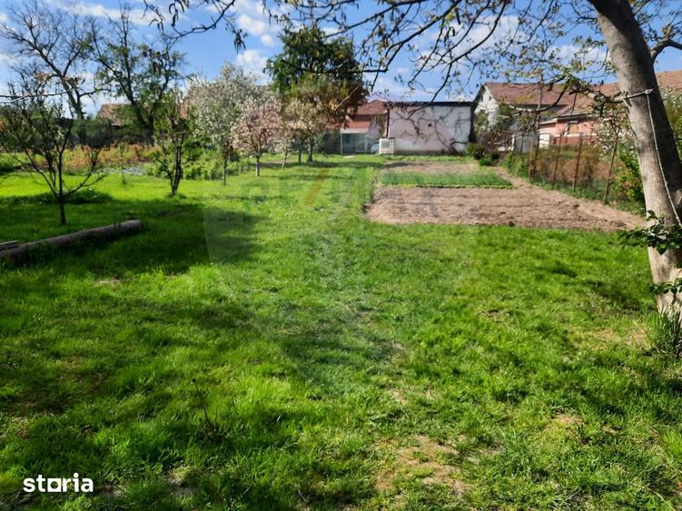 Casă cu 2 camere cu Teren 1836 Mp în Beclean