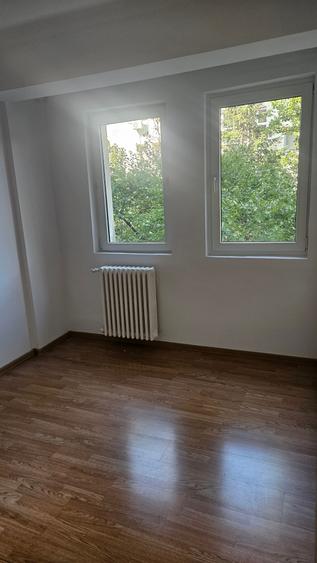 Apartament cu 3 camere în Calea Victoriei