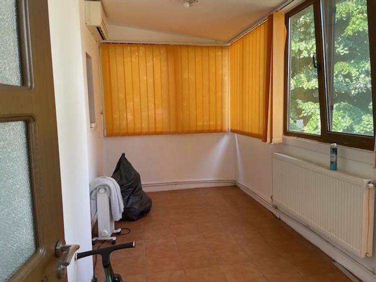 Casă cu 5 camere cu Teren 500 Mp în Iancu Nicolae