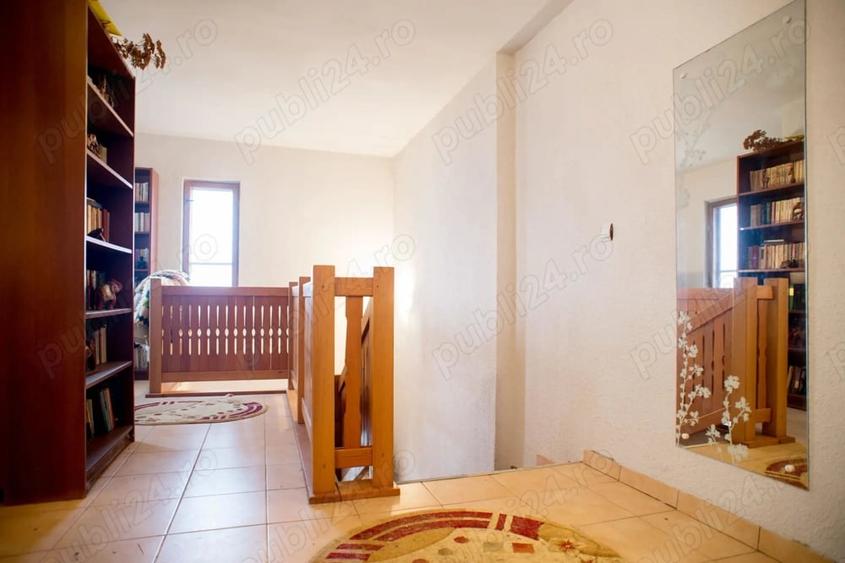 Casă cu Teren 1366 Mp în Central
