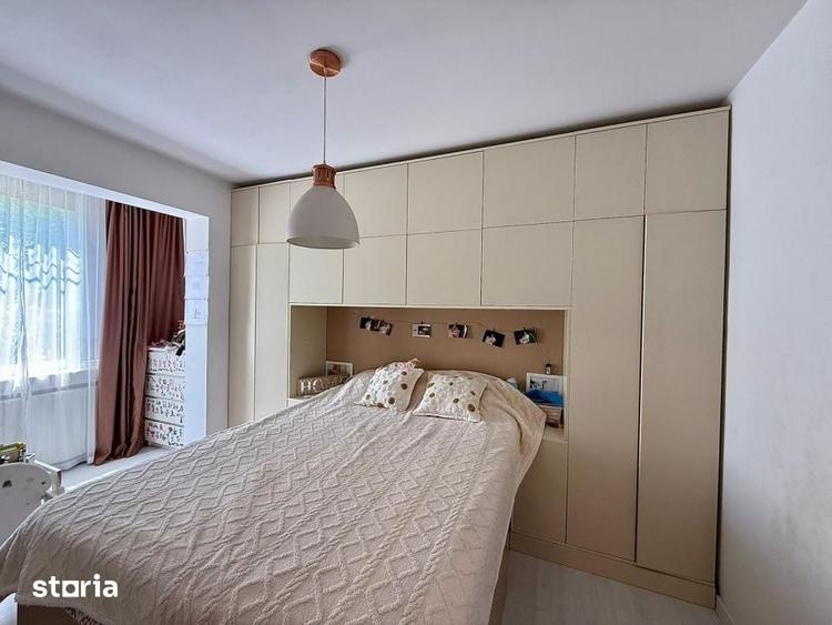 Apartament cu 3 camere decomandat în Craiovița Nouă