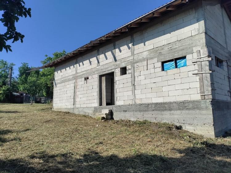 Casă cu 4 camere în Ciuta