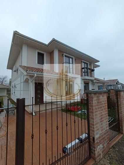 Duplex cu 4 camere cu Canalizare în Urseni