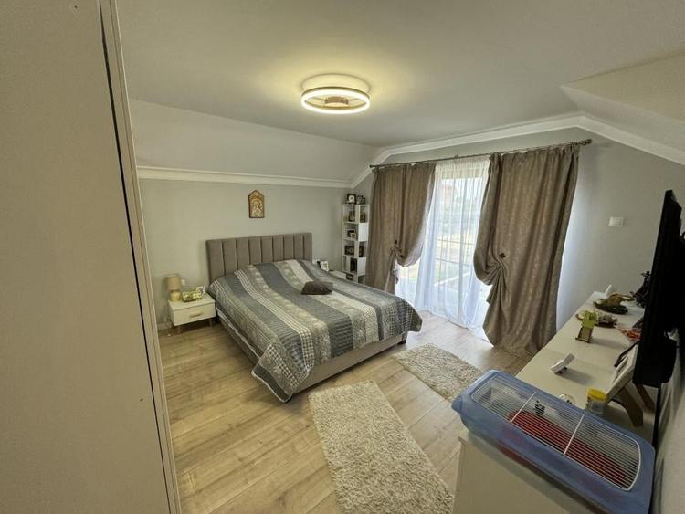 Casă individuală cu 4 camere cu Canalizare în Balta Verde