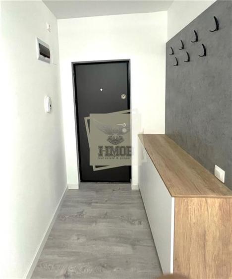 Apartament cu 3 camere semidecomandat în Exterior Est