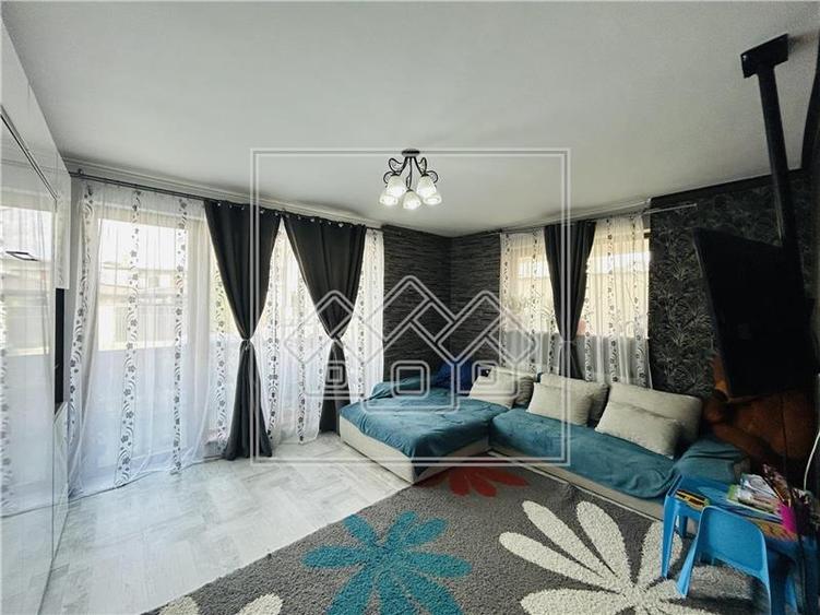Apartament cu 2 camere decomandat în Șelimbăr