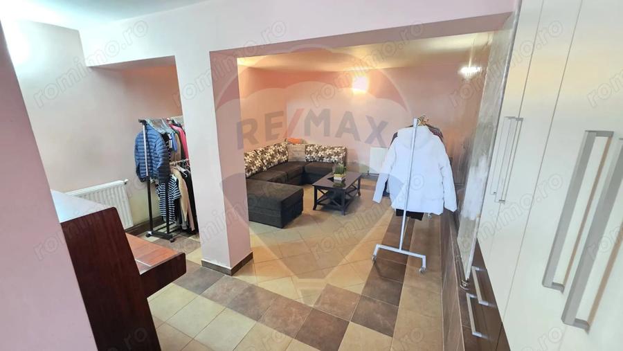 Casă cu Teren 1371 Mp în Donici