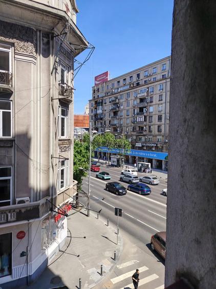 Apartament cu 4 camere circular în P-ța Romană