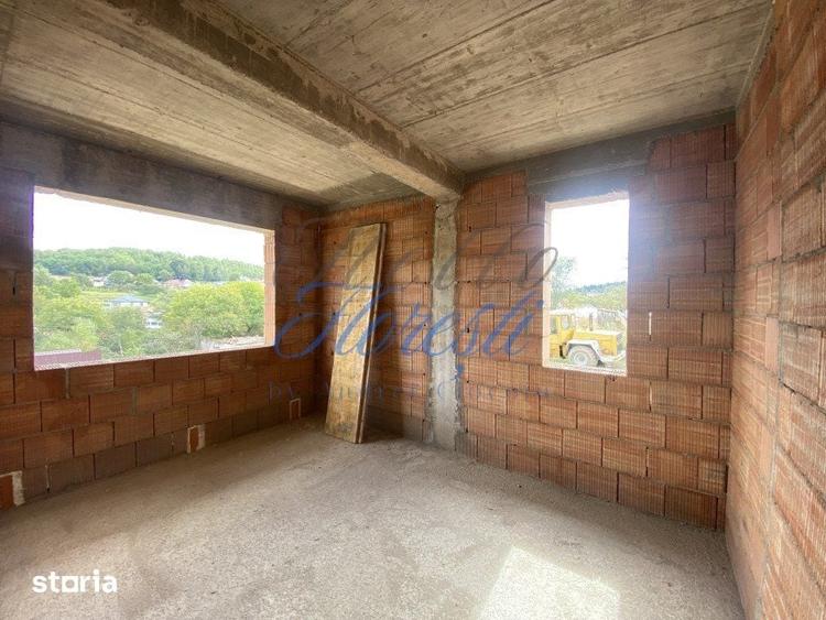 Casă cu 5 camere cu Teren 575 Mp în Feleacu