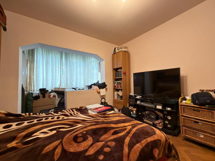 Apartament cu 3 camere semidecomandat, mobilat în Soarelui