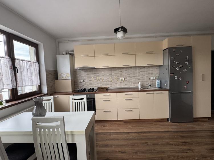 Apartament cu 2 camere semidecomandat, mobilat în Florești