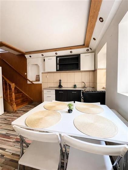 Apartament cu 3 camere decomandat, mobilat în Centrul Istoric