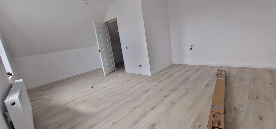 Casă individuală cu 5 camere cu Canalizare în Lumina