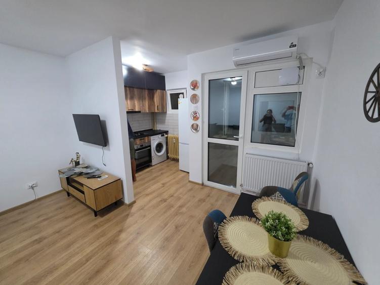 Apartament cu 2 camere decomandat în Exterior Vest