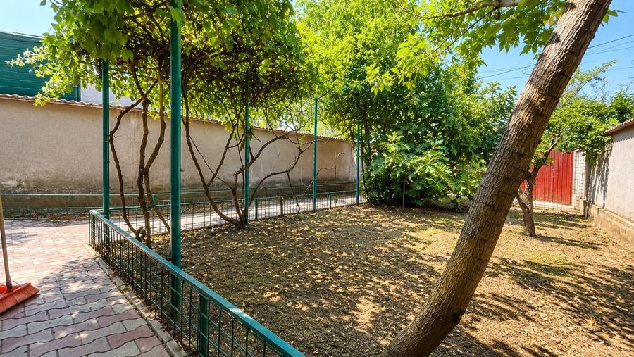 Casă individuală cu 4 camere cu Canalizare în Chitila
