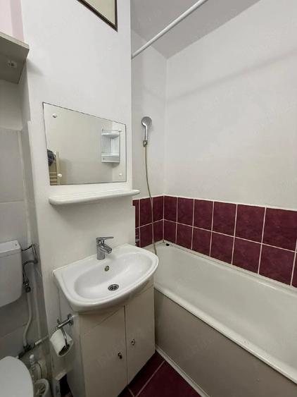 Garsonieră decomandată în Central