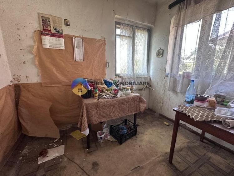 Casă cu 3 camere cu Canalizare în 1 Mai
