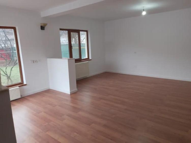 Casă cu 3 camere în Central