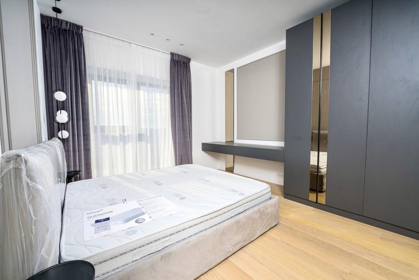 Apartament cu 3 camere decomandat, mobilat în Barbu Văcărescu