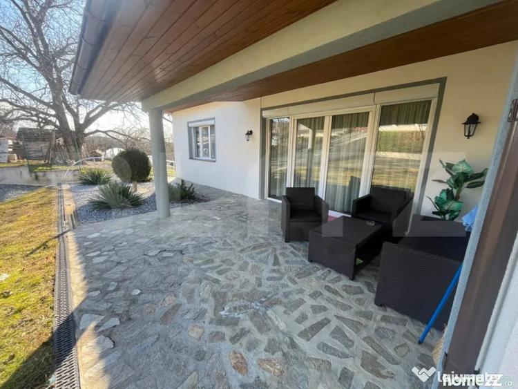 Casă cu 5 camere cu Teren 4400 Mp în Central