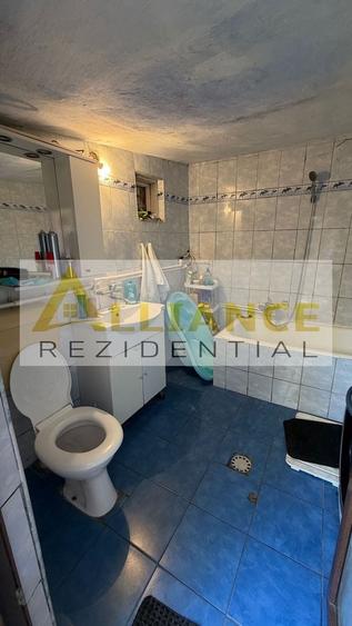 Casă individuală cu 5 camere cu Canalizare în Eroii Revoluției