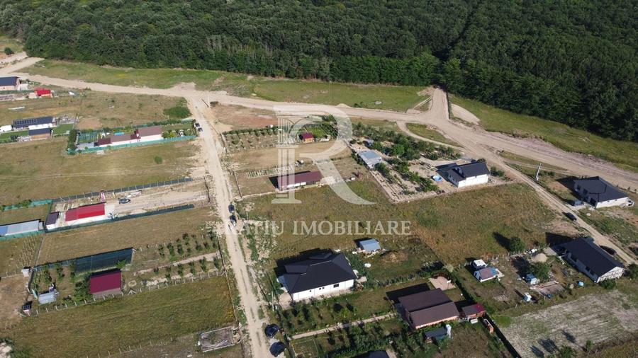 Teren Construcții intravilan de 1111 mp, în Alparea