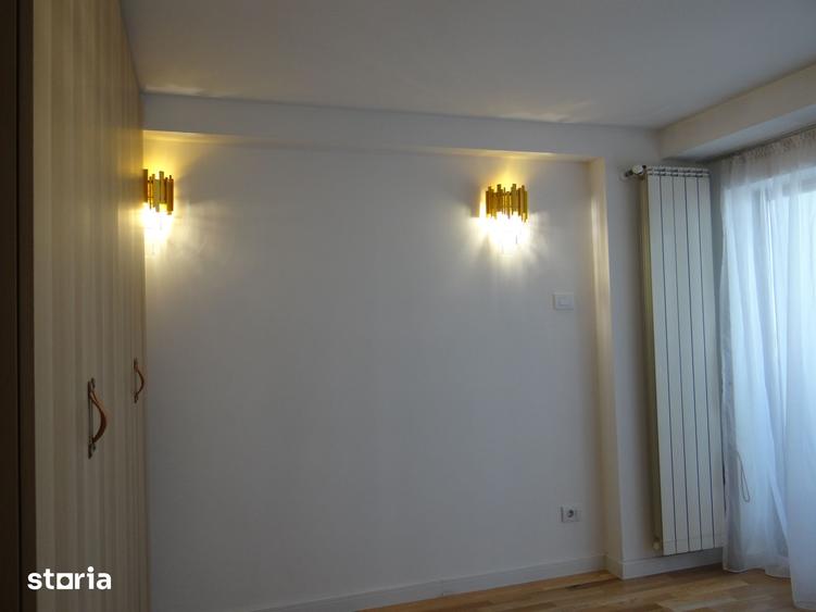 Apartament cu 3 camere, mobilat în Decebal