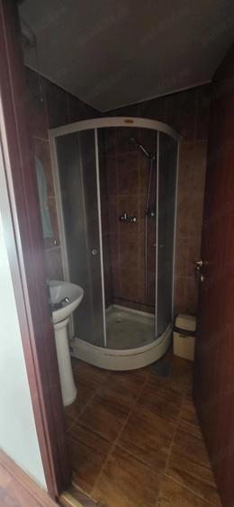 Spațiu comercial, de 700 mp, în Berzasca