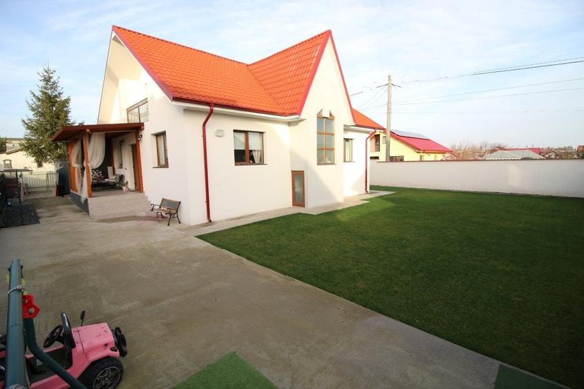 Casă individuală cu 4 camere cu Teren 500 Mp în Șerbeștii Vechi