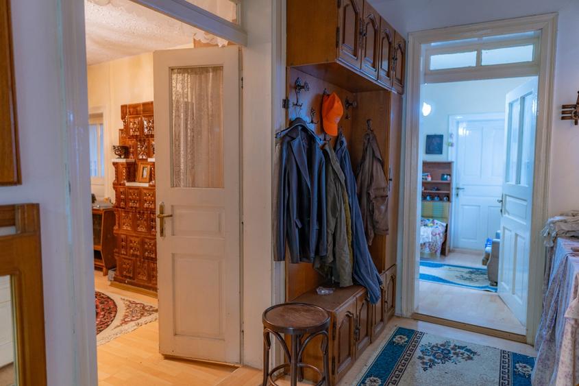Casă cu 3 camere cu Teren 1018 Mp în Dărmănești