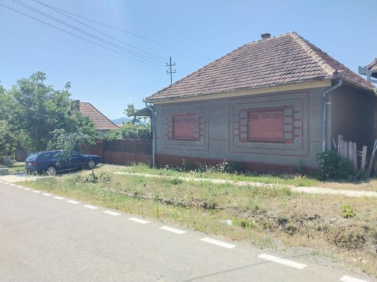 Casă cu 4 camere în Cuied