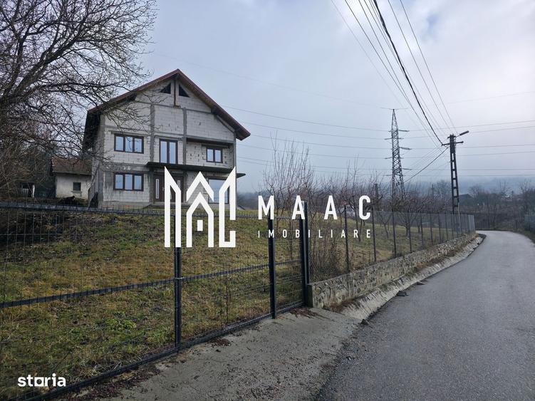 Casă cu 4 camere în Lupoaia