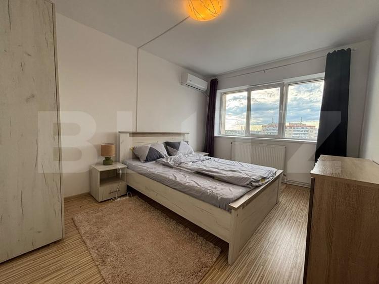 Apartament cu 3 camere decomandat, mobilat în Micro 6