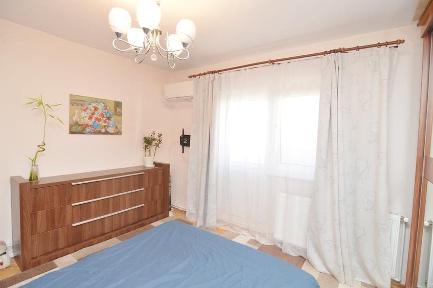Apartament cu 3 camere decomandat în Brâncoveanu