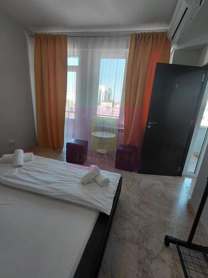 Apartament cu 5 camere decomandat în Unirii