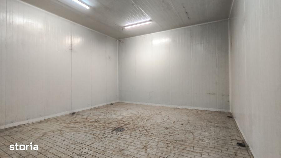 Spațiu comercial, de 1,000 mp, în Sud