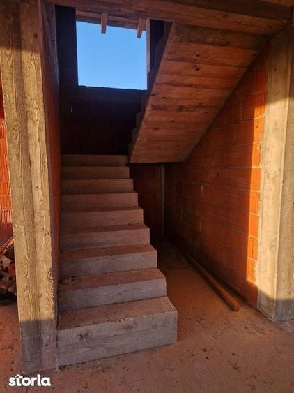 Casă cu 4 camere cu Teren 130 Mp în Sânmartin