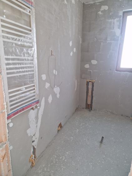 Apartament cu 2 camere decomandat în Est