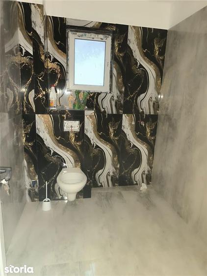 Casă cu 5 camere cu Teren 330 Mp în Central