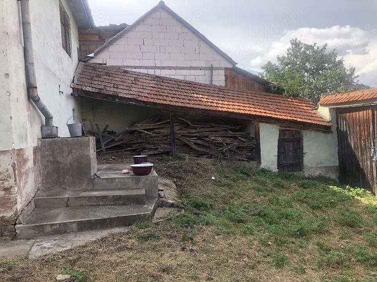 Casă cu 3 camere cu Teren 1900 Mp în Jina