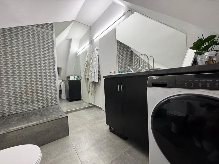 Apartament cu 2 camere semidecomandat, mobilat în P-ța Romană
