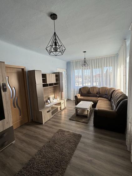 Casă cu 4 camere cu Teren 3200 Mp în Săsarm