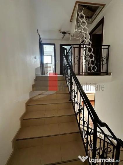 Casă cu 5 camere cu Teren 476 Mp în Dudu