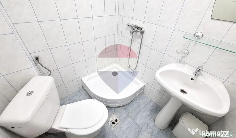Casă cu 13 camere cu Teren 240 Mp în Cioplea