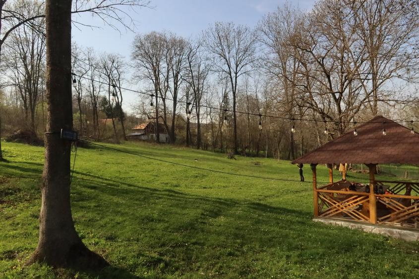 Casă individuală cu 6 camere cu Teren 10000 Mp în Plaiu (Provița de Sus)