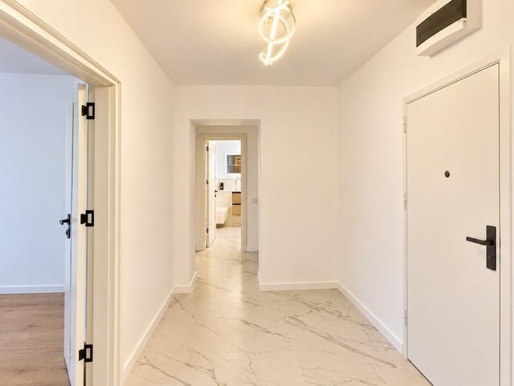Apartament cu 2 camere decomandat în Noua