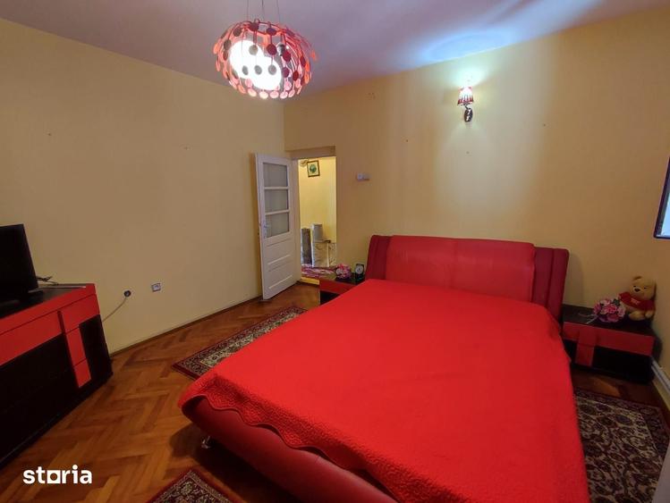 Casă cu 3 camere semidecomandat cu Teren 200 Mp în Viile Noi