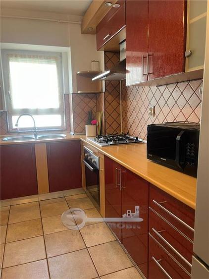 Apartament cu 3 camere decomandat în Nicolina