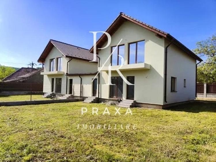 Duplex cu 4 camere cu Canalizare în Gilău